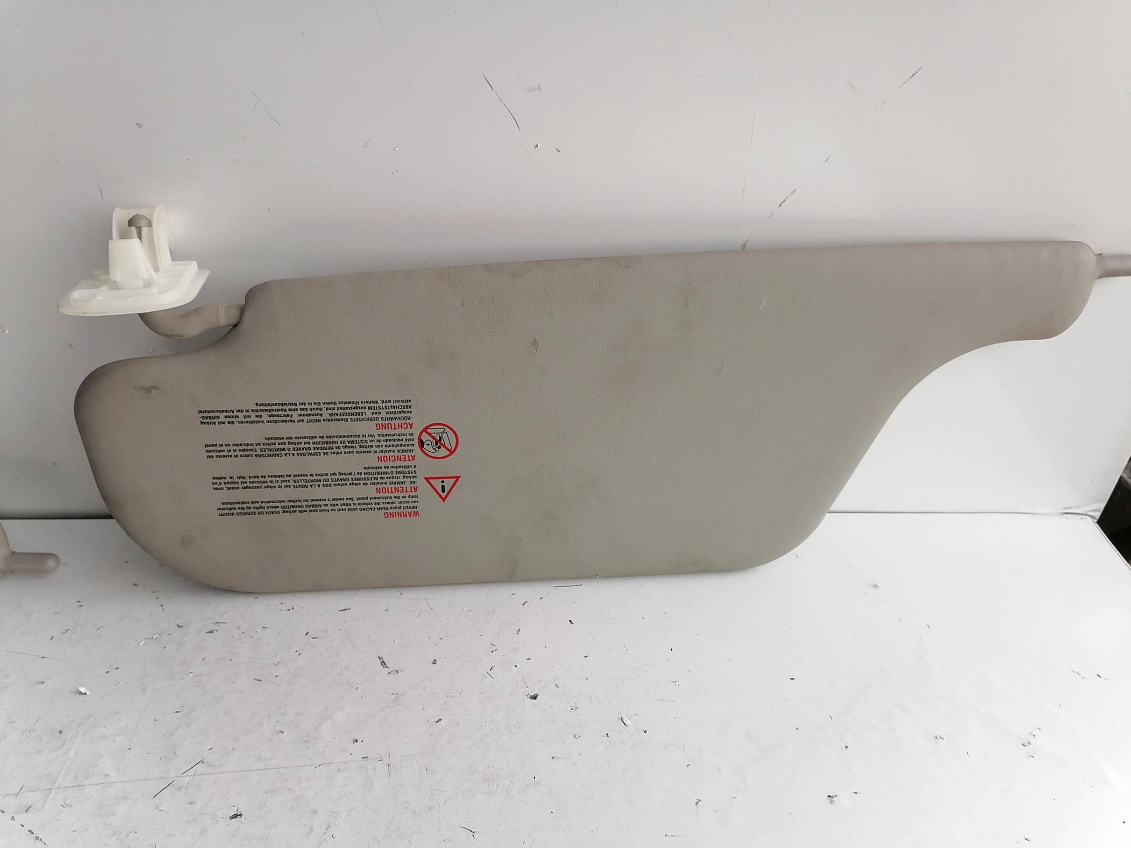 Aletta parasole parabrezza dx.